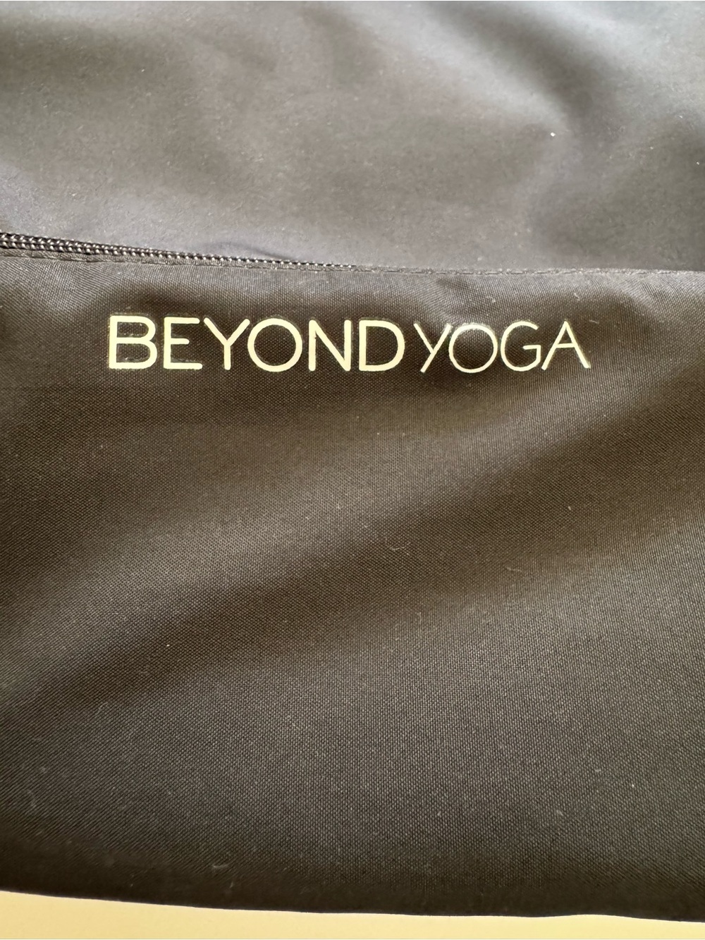 NWT Beyond Yoga Black Convertible Gym Bag - Picture 4 of 5